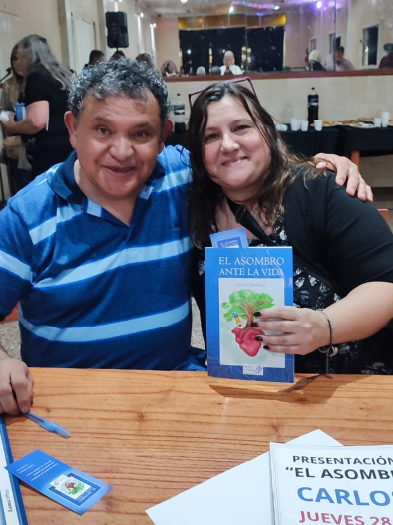 Poemario con fotos a color